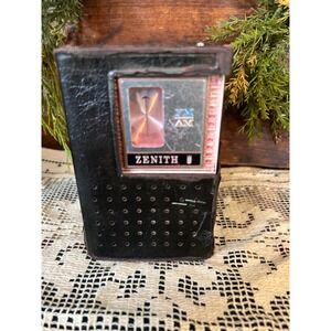VTG Zenith Royal AM FM Transistor Radio with Black Leather Case R26Y UNTESTED